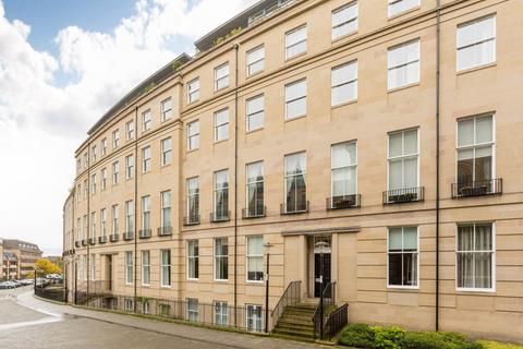 2 bed flat/apartment for rent in St Vincent Place, New Town, City Centre