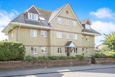 2 bed flat/apartment for rent in Lulworth Close, Poole, BH15