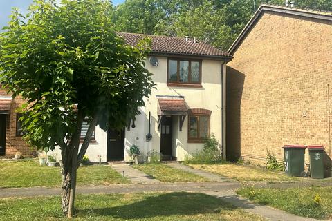 2 bed terraced house for rent in Ferndown, Crawley, RH10