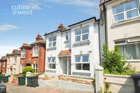 2 bed flat/apartment for rent in Shanklin Road, Brighton, BN2