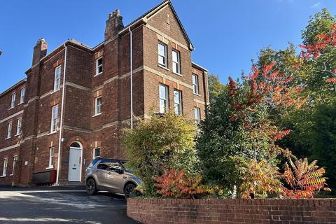 2 bed flat/apartment for rent in Heavitree Road, Exeter