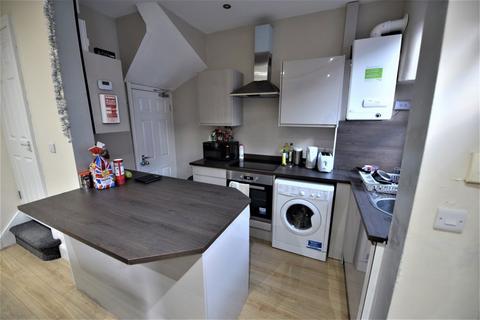 2 bedroom house to rent, Harold Place