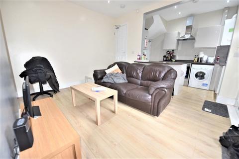 2 bedroom house to rent, Harold Place