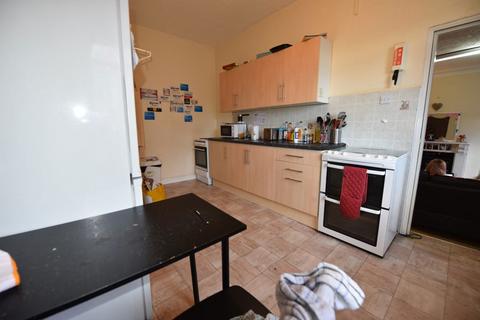 7 bedroom flat to rent, Woodsley Road