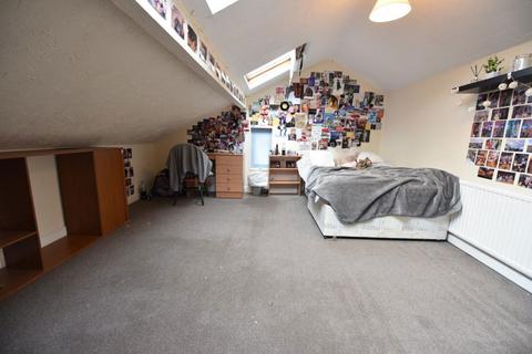 7 bedroom flat to rent, Woodsley Road