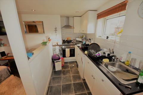 2 bedroom flat to rent - Knowle Road