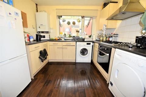 3 bedroom house to rent - St Johns Close