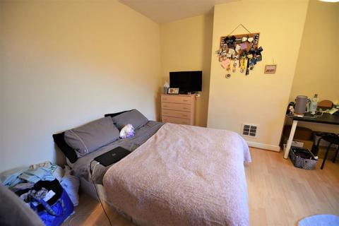 2 bedroom house to rent - Harold Avenue