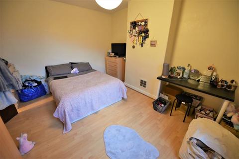 2 bedroom house to rent - Harold Avenue