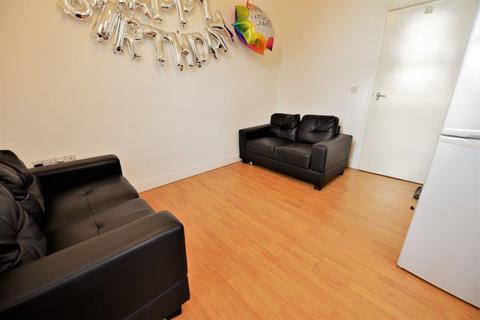 2 bedroom flat to rent - Swan With Two Necks