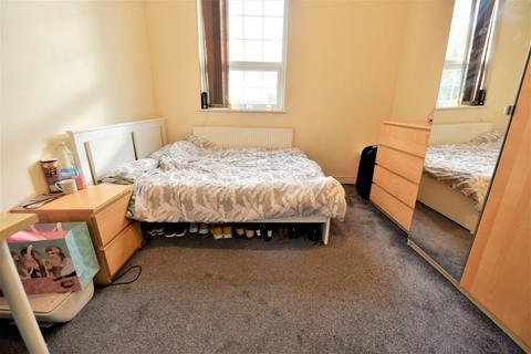 2 bedroom flat to rent - Swan With Two Necks