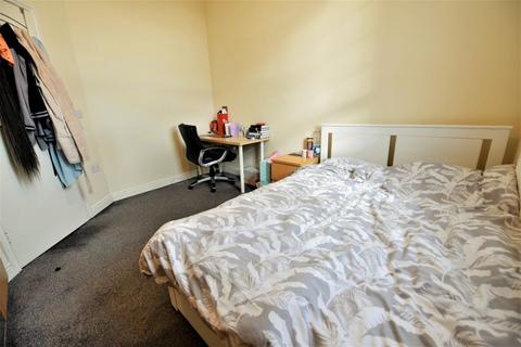 2 bedroom flat to rent - Swan With Two Necks