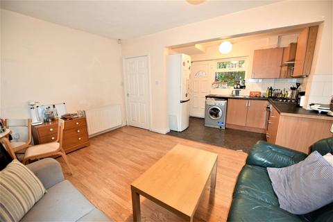 3 bedroom house to rent - Brudenell Road