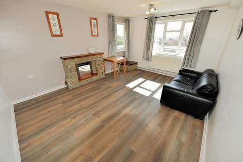 2 bedroom flat to rent - 64A Queenswood Drive
