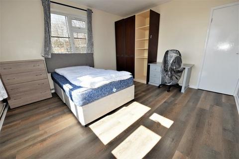 2 bedroom flat to rent - 64A Queenswood Drive