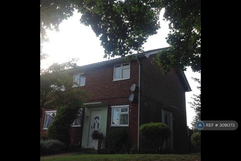 2 bed flat/apartment for rent in Norn Hill, Basingstoke, RG21