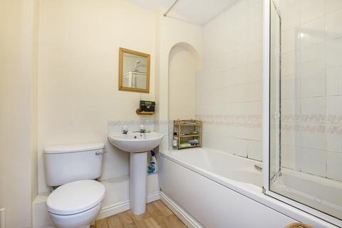 1 bedroom flat to rent, Heathcote Road, St Margarets