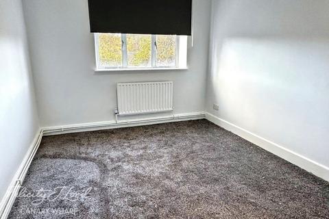 3 bedroom apartment to rent, Three Colt Street, London