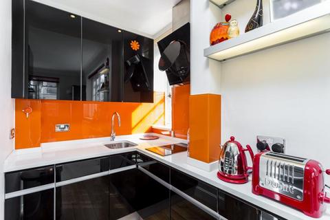 2 bedroom apartment for sale, Tavistock Court, Tavistock Square, Bloomsbury, London, WC1H