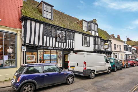 2 bedroom maisonette to rent, High Street, Rye, East Sussex TN31 7JN