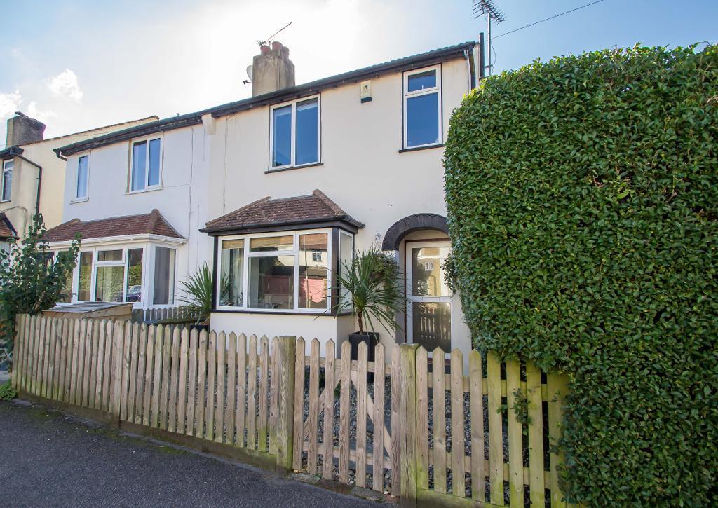 Alexandra Road, Warlingham, Surrey, CR6 9DW 3 bed semidetached house