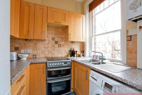 2 bedroom flat to rent, Goldhurst Terrace, South Hampstead, London