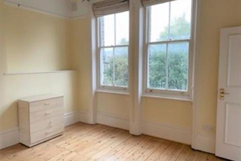 2 bedroom flat to rent, Goldhurst Terrace, South Hampstead, London