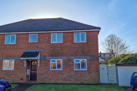 2 bedroom maisonette to rent - Aragon Court, Katherines Gardens, MK45