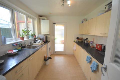3 bedroom terraced house to rent - Lincoln Road, Forest Gate