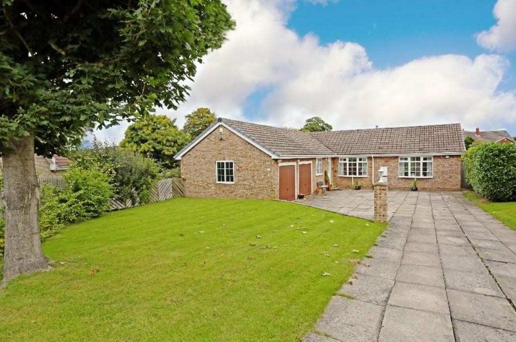 Heron Drive, Sandal, Wakefield 3 bed detached bungalow - £349,950