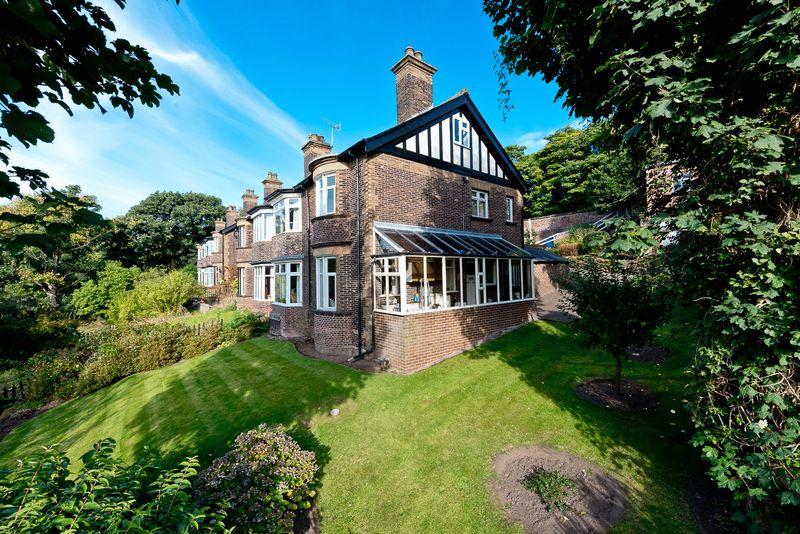 Weston Road, Runcorn 3 bed semidetached house £180,000