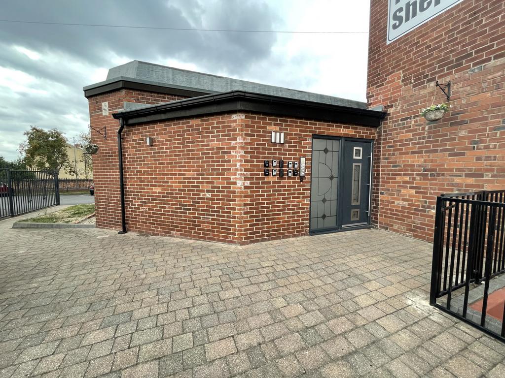 Pontefract Lane, Leeds, West... 2 bed apartment to rent £1,000 pcm (£