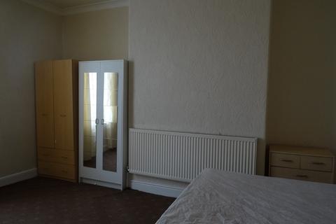 1 bedroom flat to rent - Roundhay Road, Leeds LS8