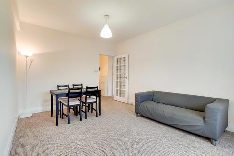 1 bedroom flat to rent, Peters Court, Bayswater W2