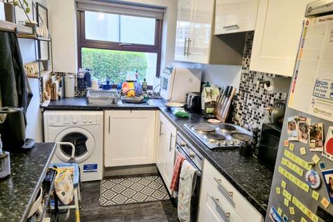1 bedroom flat to rent, Moor Road, Far Headingley, Leeds