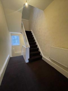 3 bedroom apartment to rent, Ocean Road, South Shields
