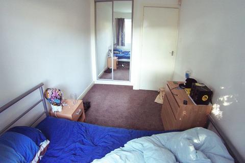 2 bedroom apartment to rent, Welton Grove, Leeds