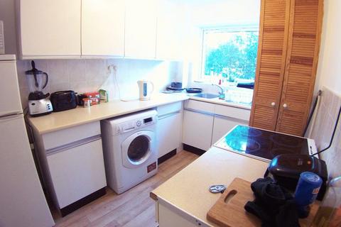 2 bedroom apartment to rent, Welton Grove, Leeds