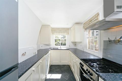2 bedroom terraced house to rent, Eversleigh Road, London, SW11