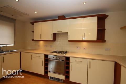 2 bedroom apartment to rent, Warren Court, PETERBOROUGH