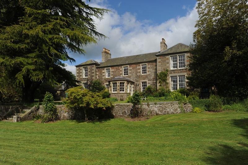 Auchtermuchty KY14 8 bed house - £1,950 pcm (£450 pw)