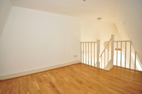 Studio to rent, Shaftesbury Avenue, Covent Garden, WC2H