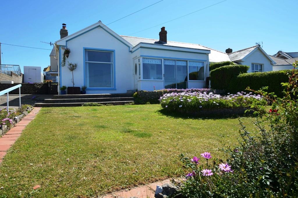 Church Close, Ogmore By Sea, Vale of CF32 0PZ 3 bed semi