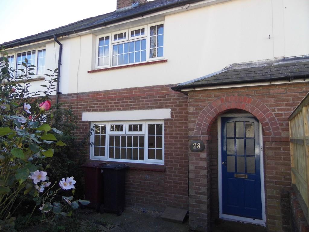 Williams Road, Bosham 2 bed terraced house £925 pcm (£213 pw)