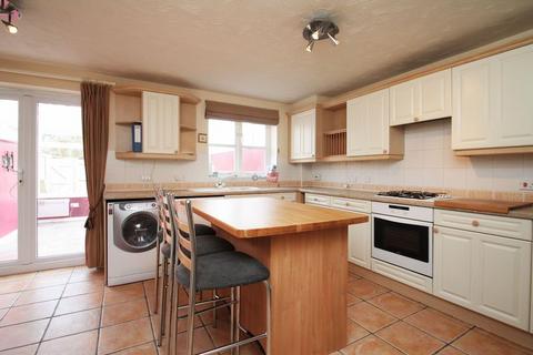 4 bedroom terraced house to rent, Gun Tower Mews, Rochester