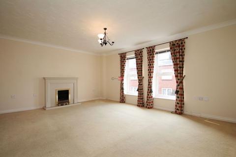 5 bedroom terraced house to rent, Gun Tower Mews, Rochester