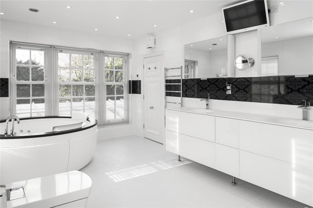 En Suite Bathroom