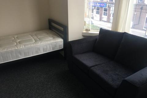 1 bedroom in a house share to rent, 8 Park Street, Wombwell