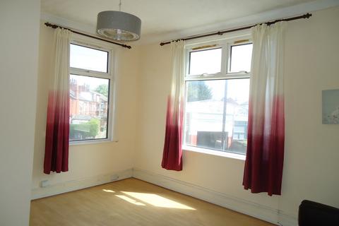 2 bedroom flat to rent, Graham Avenue, Leeds LS4