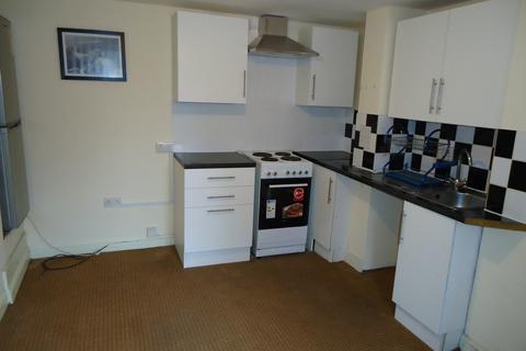 1 bedroom flat to rent, Oakley Grove, Leeds LS11